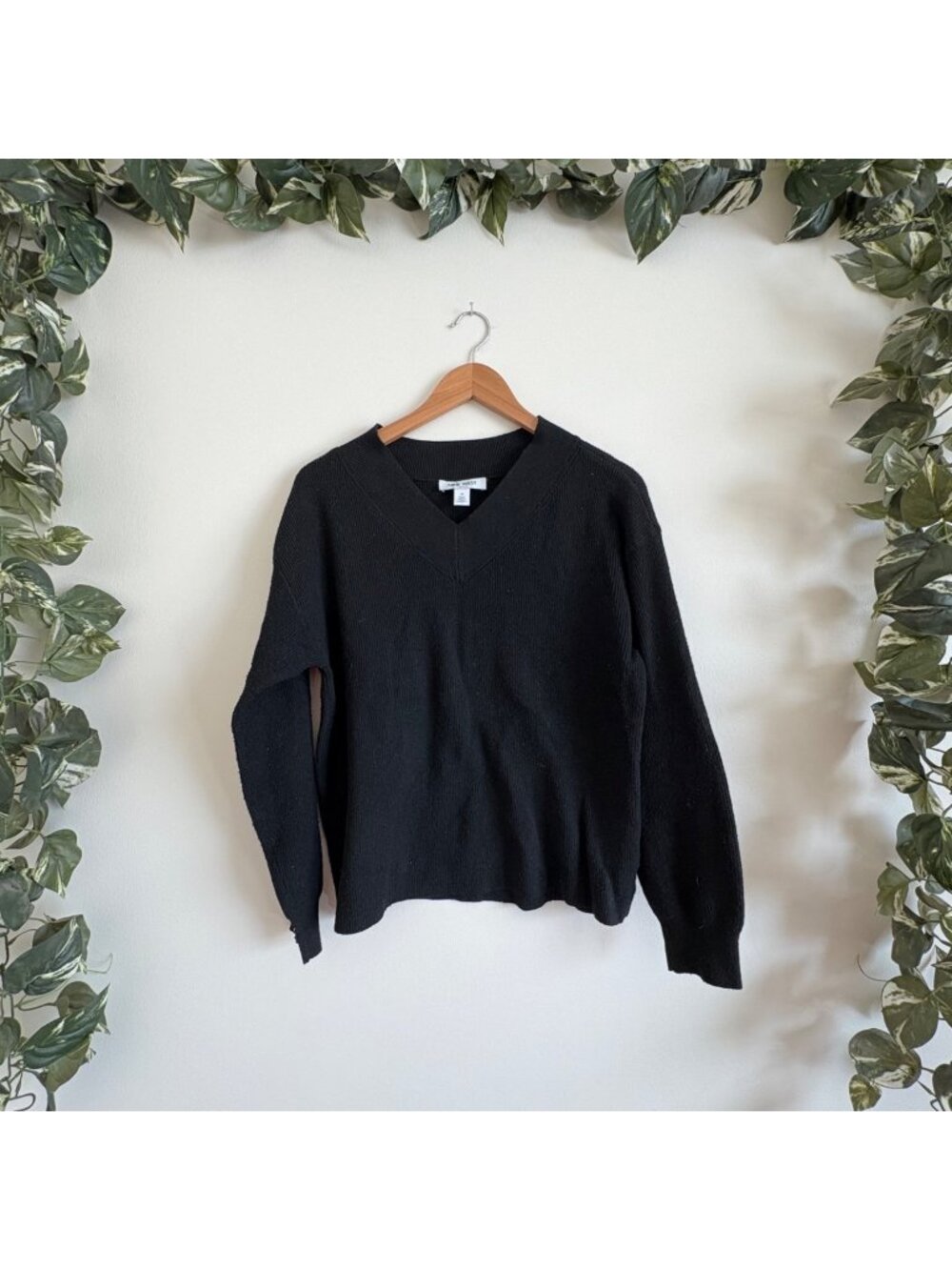 Nine West Ribbed Knit Long Sleeve V-Neck Sweater Black Women’s Size M